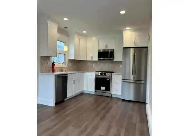 Property at 682 Valley Brook Ave, Lyndhurst, NJ, 07071, 3 beds, 1 bath, [object Object]