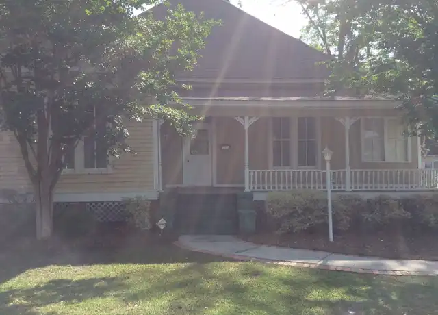 Property at 703 N Toombs St, Valdosta, GA, 31601, 3 beds, 2 baths, [object Object]