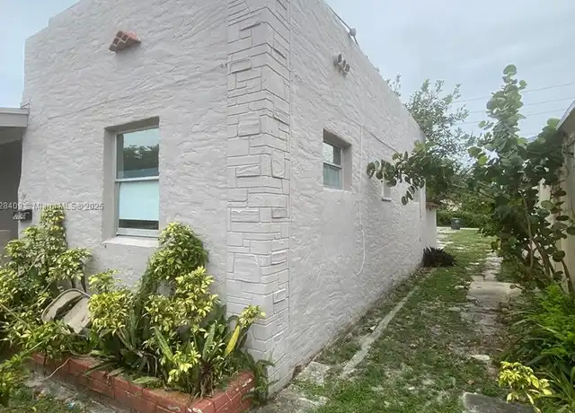 Property at 2014 Funston St Unit C, Hollywood, FL, 33020, 1 bed, 1 bath, [object Object]