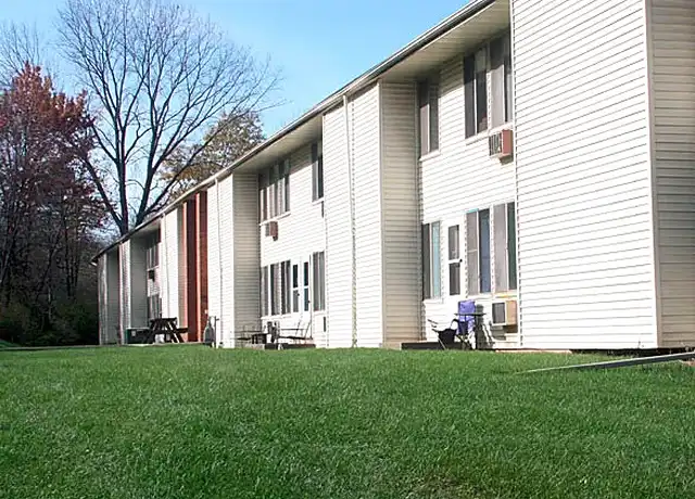 Property at 20 College Dr, Platteville, WI, 53818, 2 beds, 1 bath, [object Object]