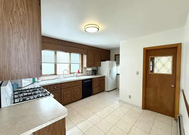 Property at 52 Luke Rd Unit 1, Everett, MA, 02149, 2 beds, 1 bath, [object Object]