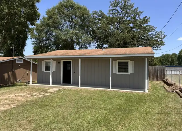 Property at 612,702,704 Thatcher St, Texarkana, AR, 71854, 2 beds, 1.5 baths, [object Object]