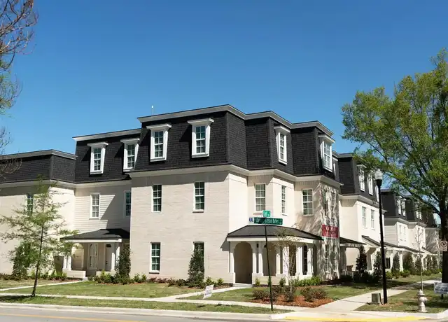 Property at Villa Vue at Soma - 1300 Scott St, Little Rock, AR, 72202, 2 beds, 2 baths, [object Object]