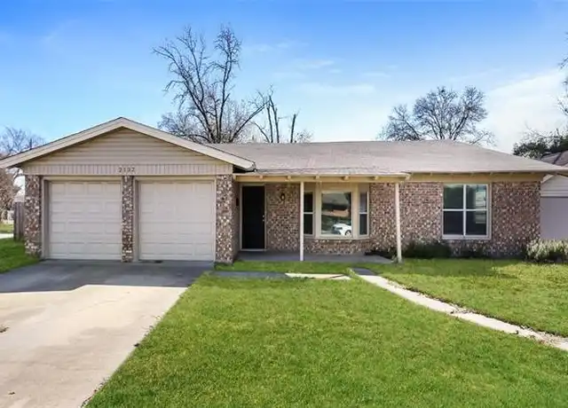 Property at 2132 David Dr, Fort Worth, TX, 76111, 3 beds, 2 baths, [object Object]