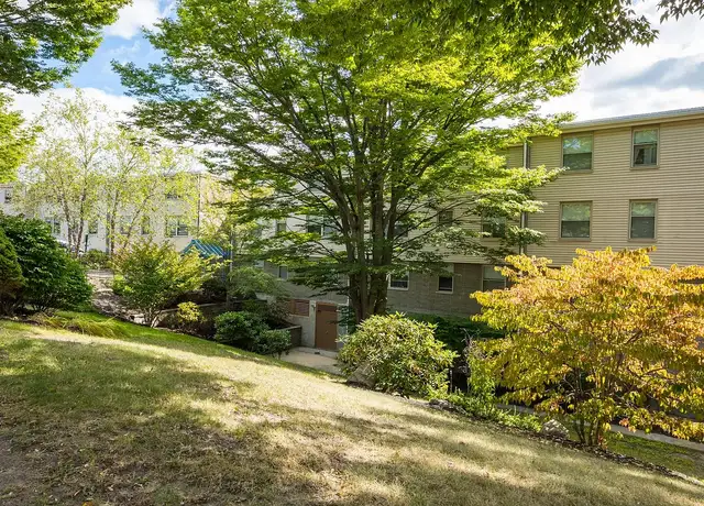 Photo of 48 Salem St, Portland, ME 04102