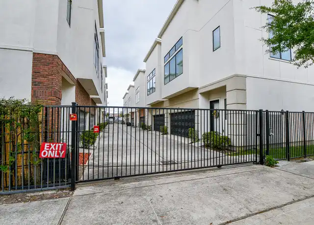 Property at 70 N Hutcheson St, Houston, TX, 77003, 2 beds, 2.5 baths, [object Object]