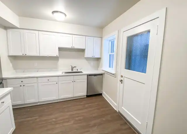 Property at 931 11th Ave E Unit 201, Seattle, WA, 98102, 2 beds, 1 bath, [object Object]