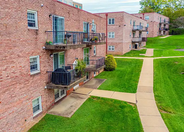 Property at Monroe Village - 3930 Monroeville Blvd, Monroeville, PA, 15146, 1 bed, 1 bath, [object Object]