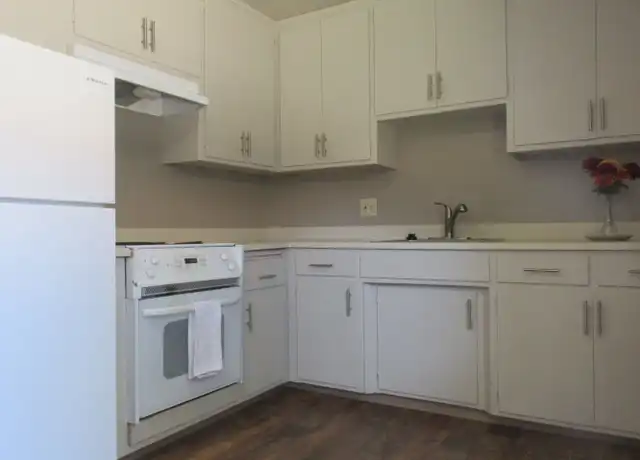 Property at Camellia Manor Apartments - 1818 H St, Sacramento, CA, 95811, 1 bed, 1 bath, [object Object]