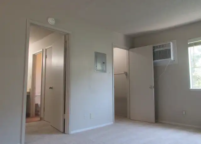 Property at Camellia Manor Apartments - 1818 H St, Sacramento, CA, 95811, 1 bed, 1 bath, [object Object]
