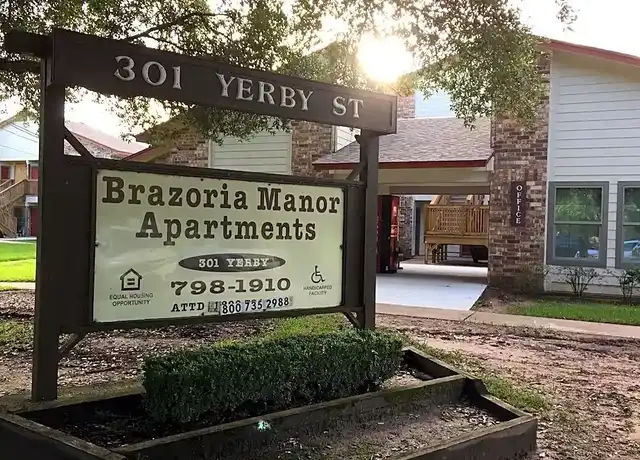 Property at 301 Yerby St Unit 102, Brazoria, TX, 77422, 2 beds, 1 bath, [object Object]