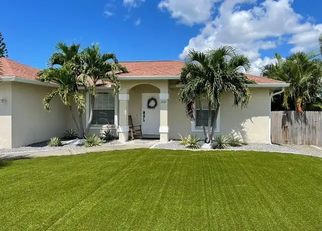 Property at 1221 Granada Blvd, Naples, FL, 34103, 3 beds, 2 baths, [object Object]