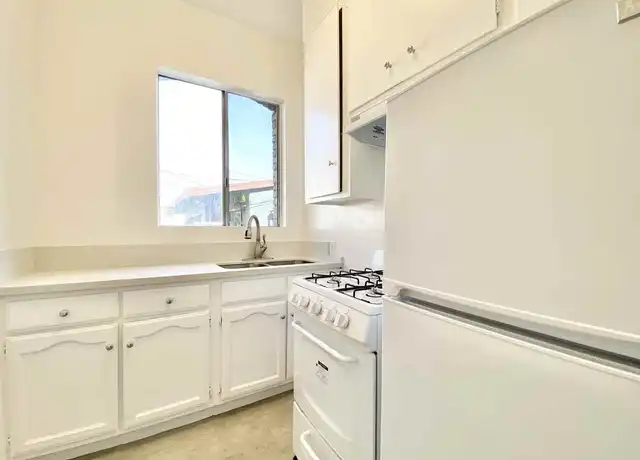Property at 1327 Magnolia Ave Unit 208, Los Angeles, CA, 90006, 0 beds, 1 bath, [object Object]