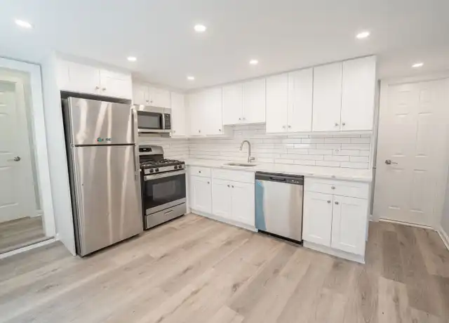 Property at 21 Indian Head Rd Unit 1R, Kings Park, NY, 11754, 2 beds, 1 bath, [object Object]
