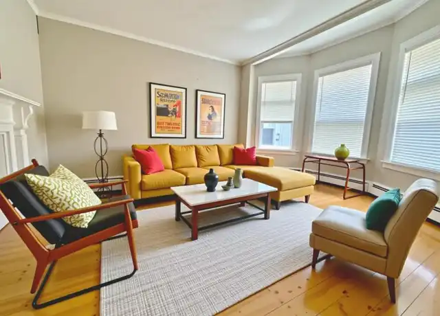 Property at 194 Boylston St, Jamaica Plain, MA, 02130, 3 beds, 1 bath, [object Object]