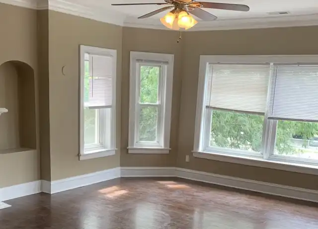 Property at 7831 S Cornell Ave Unit 3, Chicago, IL, 60649, 4 beds, 1 bath, [object Object]