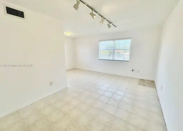 Property at 2015 SW 27th Ave Unit 4, Miami, FL, 33145, 1 bed, 1 bath, [object Object]