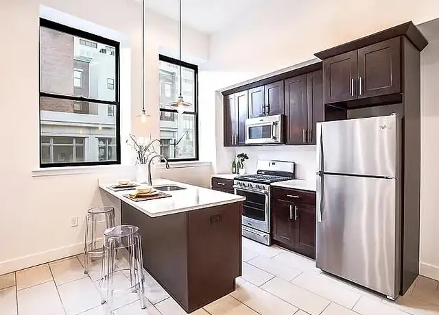 Photo of 1225 Raymond Blvd, Newark, NJ 07102