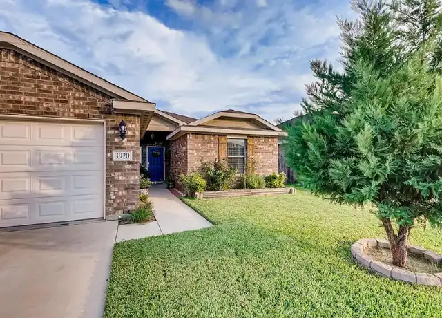 Property at 3920 Orcas St, Fort Worth, TX, 76106, 4 beds, 2 baths, [object Object]