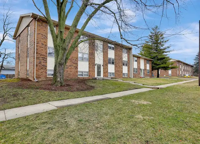 Property at Holiday Park Apartments - 1410 Croxton Ave, Bloomington, IL, 61701, 2 beds, 1 bath, [object Object]