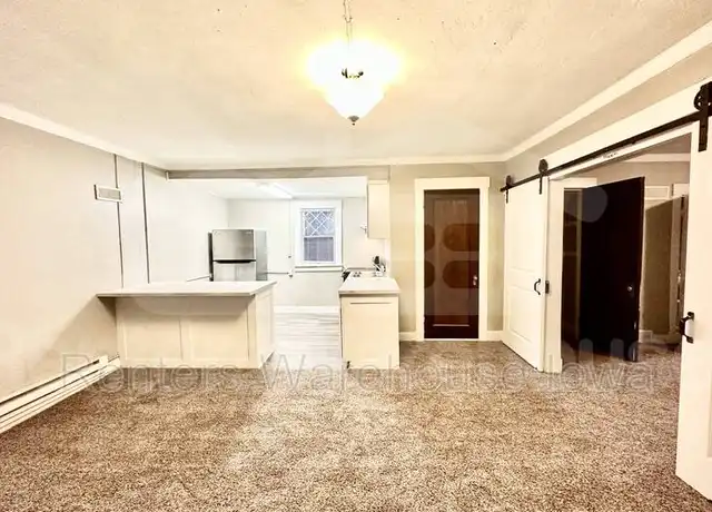 Property at 2500 Grand Ave Unit 6, Des Moines, IA, 50312, 1 bed, 1 bath, [object Object]