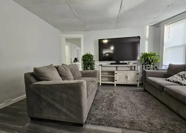 Property at 105 Arthur St Unit 1, Worcester, MA, 01604, 3 beds, 1 bath, [object Object]