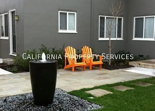 Photo of 950 Crane St, Menlo Park, CA 94025