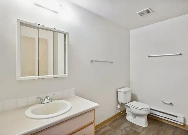 Photo of 11016 Waller Rd E, Tacoma, WA 98446
