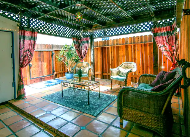 Property at 12 S Venice Blvd Unit 12, Venice, CA, 90291, 1 bed, 1 bath, [object Object]