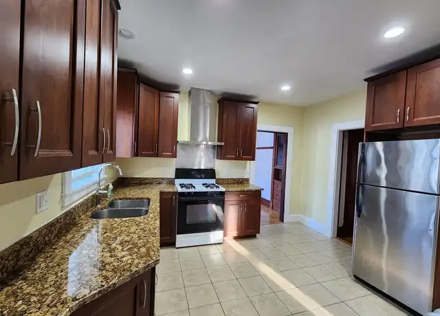 Property at 41 Woodward Ave Unit 2, Quincy, MA, 02169, 4 beds, 2.5 baths, [object Object]