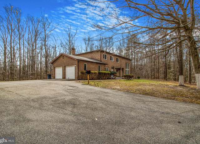 Photo of 8009 Poplar Hill Dr, Clinton, MD 20735