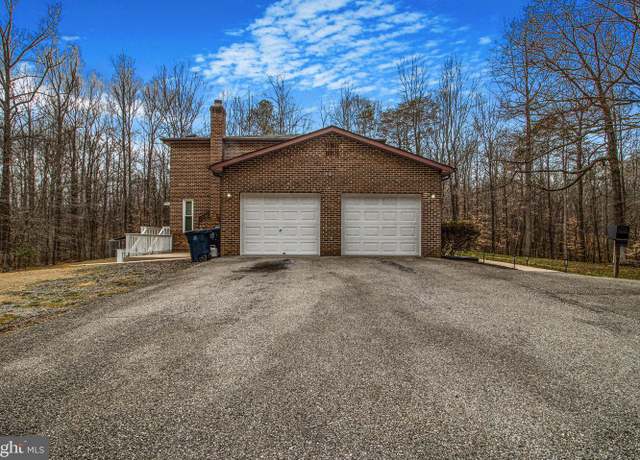 Photo of 8009 Poplar Hill Dr, Clinton, MD 20735