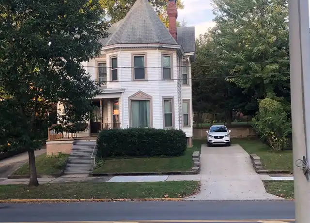 Property at 606 2nd St, Marietta, OH, 45750, 3 beds, 1 bath, [object Object]