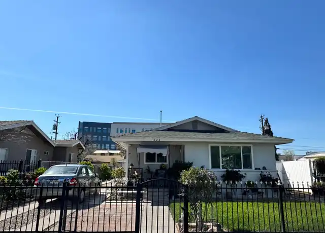 Property at 223 N U St Unit 102, Fresno, CA, 93701, 3 beds, 2 baths, [object Object]