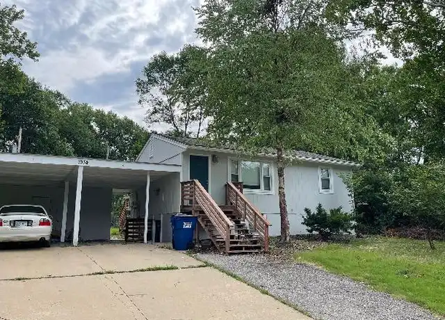 Property at 1934 Naismith Dr, Lawrence, KS, 66046, 2 beds, 1 bath, [object Object]