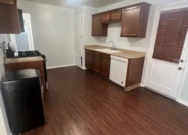 Property at 221 N San Gabriel Ave Unit F, Azusa, CA, 91702, 1 bed, 1 bath, [object Object]