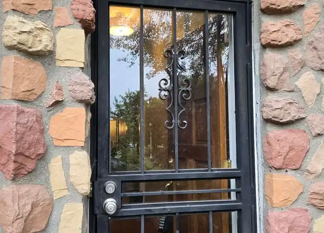 Property at 4104 S Lake Park Ave, Chicago, IL, 60653, 3 beds, 1.5 baths, [object Object]