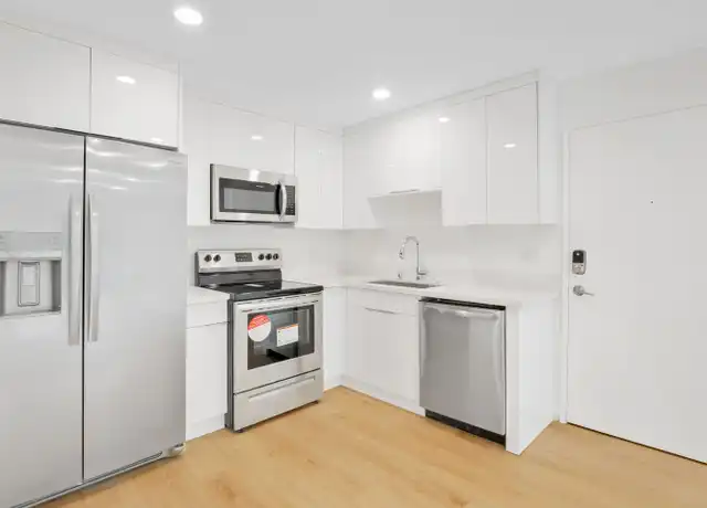 Property at 2901 4th St Unit 210, Santa Monica, CA, 90405, 1 bed, 1 bath, [object Object]