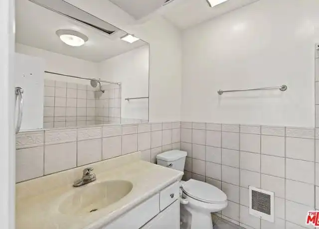 Property at 1033 6th St Unit 110B, Santa Monica, CA, 90403, 5 beds, 2 baths, [object Object]