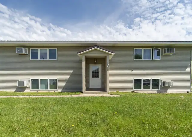 Property at 108 Cherry St Unit 1, Van Horne, IA, 52346, 2 beds, 1 bath, [object Object]
