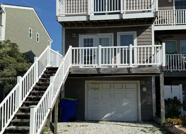 Property at 137 Sea Gull Ln, N Topsail Beach, NC, 28460, 3 beds, 3 baths, [object Object]