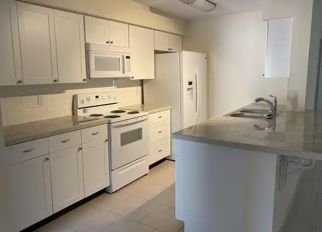 Property at 660 Beltrees St Unit 110, Dunedin, FL, 34698, 2 beds, 1 bath, [object Object]