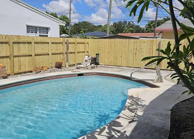 Property at 41 SE 3rd Pl, Dania, FL, 33004, 2 beds, 2 baths, [object Object]