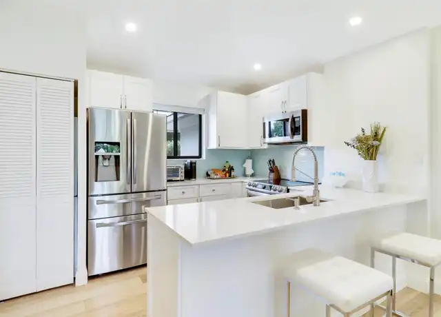 Property at 302 Club Dr, Palm Beach Gardens, FL, 33418, 2 beds, 2 baths, [object Object]