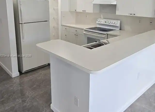 Property at 11040 SW 196th St #401, Cutler Bay, FL, 33157, 1 bed, 1 bath, [object Object]
