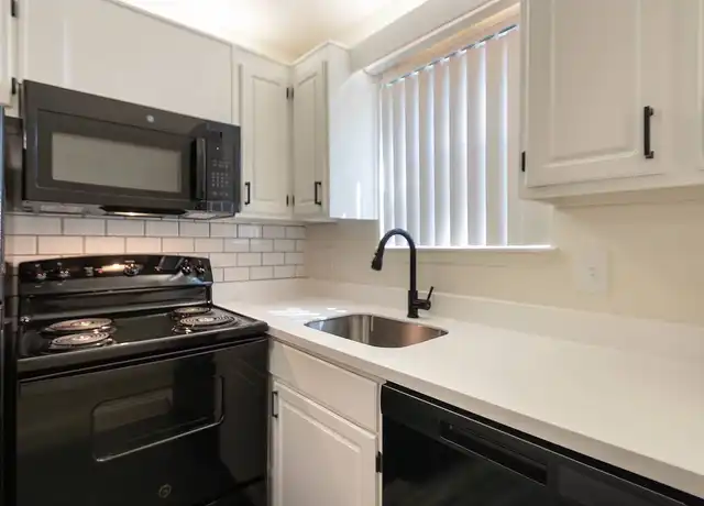 Property at Cambridge Court - 5959 E Northwest Hwy, Dallas, TX, 75231, 1-2 bed, 1-2 bath, [object Object]