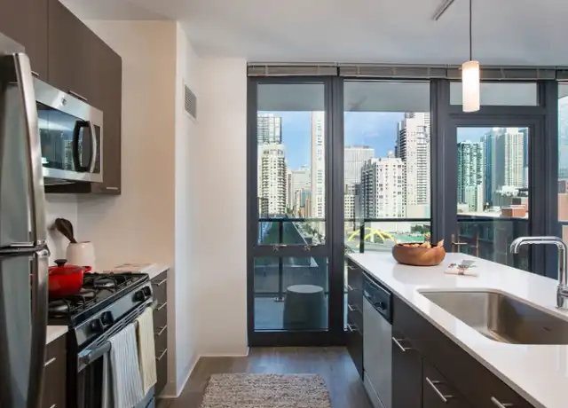 Property at 639 N Wells St, Chicago, IL, 60654, 1 bed, 1 bath, [object Object]