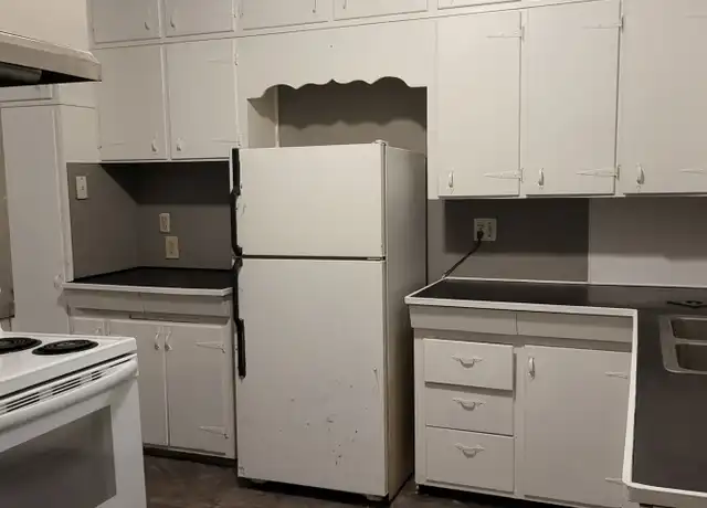 Property at 250 N College St, Decatur, IL, 62522, 1 bed, 1 bath, [object Object]