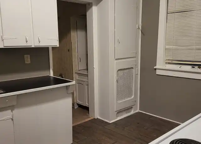 Property at 250 N College St, Decatur, IL, 62522, 1 bed, 1 bath, [object Object]