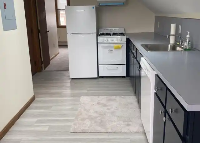 Property at 17 Grafton St, Quincy, MA, 02169, 1 bed, 1 bath, [object Object]